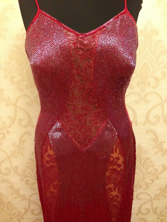 Амерканские платья очень красивый все бусирами  стоить 9000 рублей