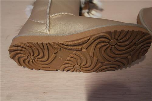 Зимние угги фото посредника .