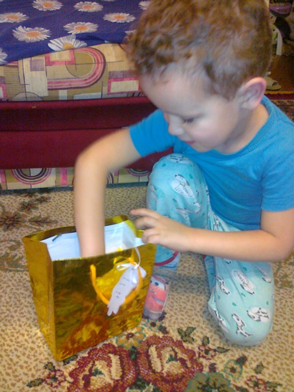 Спасибо феечкам за подарки деткам!!!!