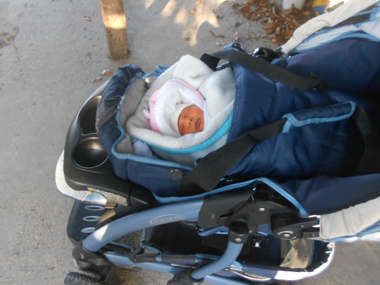 Мои детки! Кирилл 3 года 7 месяцев, и мои погодки Артем год и месяц и Полина 25 дней!