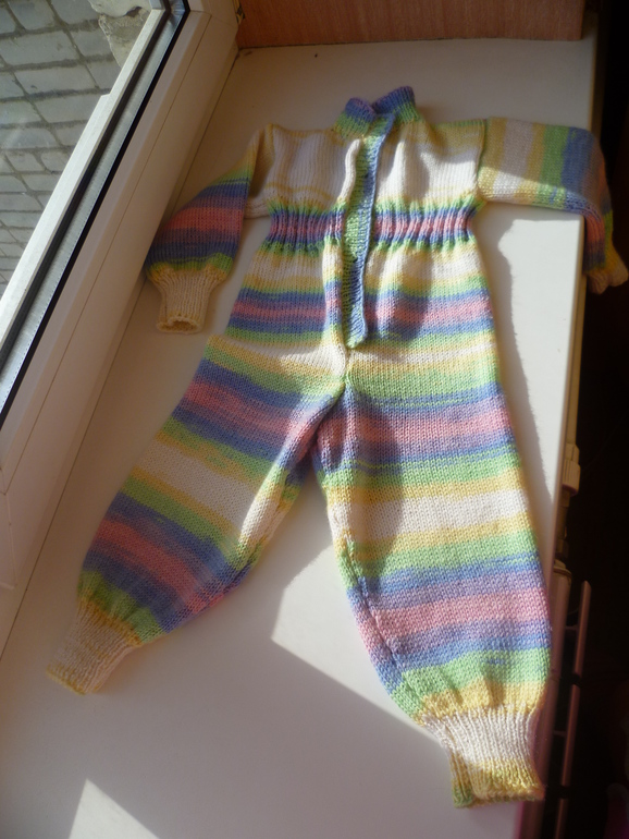 Вот комбинезончик-поддёва связался.