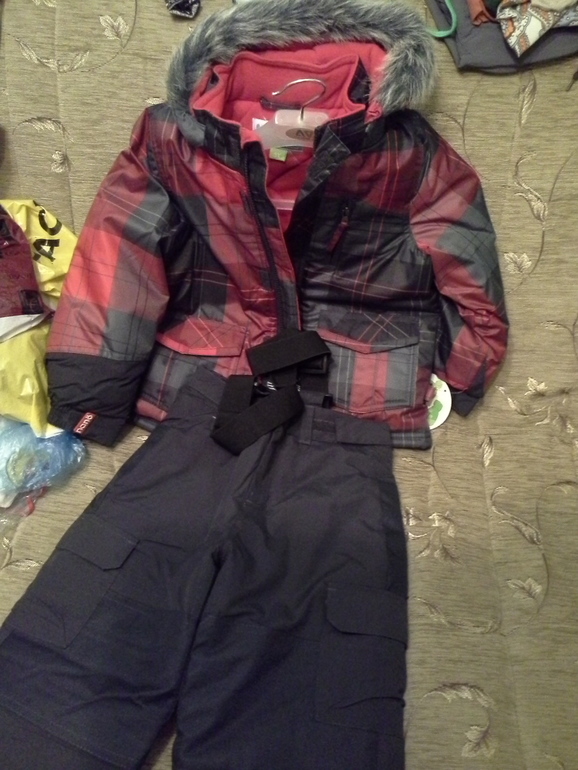 продаю очень теплый раздельный комбез на мальчика трех лет, nano.