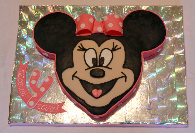 Минни Маус.