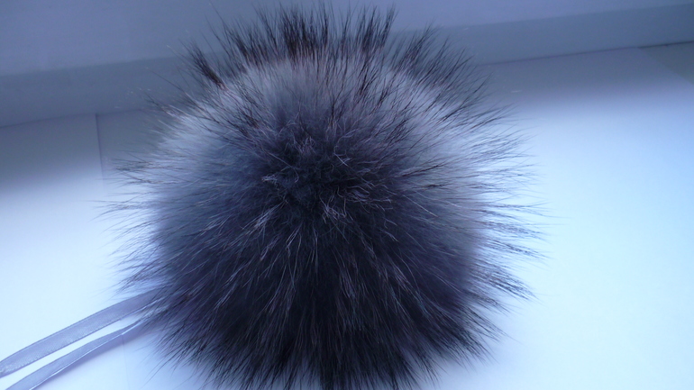 Меховые помпоны на любой вкус! Песец, Енот, Кролик.