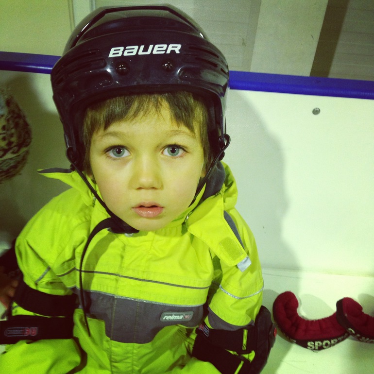 В ряду юных хокеистов прибыло))