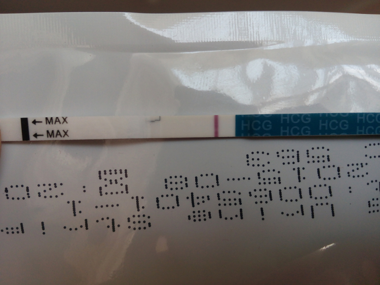 Тесты с чувствительностью 10мме/мл на беременность фемитест. 33 дц покажет ли тест беременность. Тест на беременность результат. Динамика тестов на беременность. Слабоположительный тест на беременность.