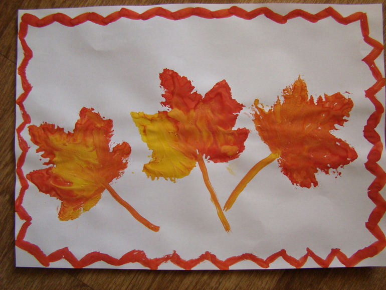 Отпечатки листочков и кораблики