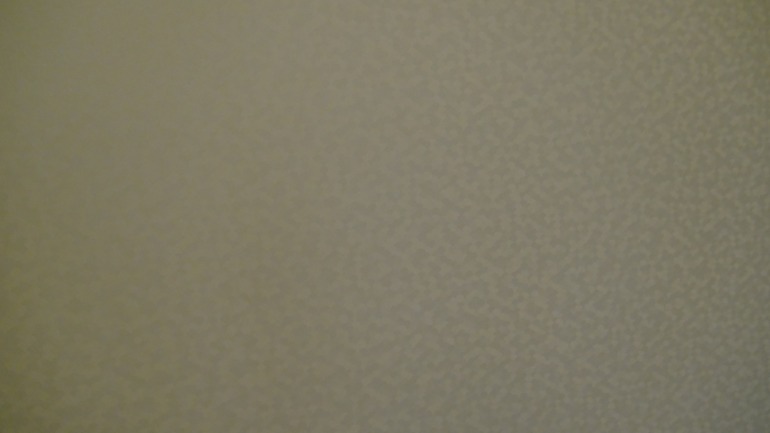 Стены в спальне. Посоветуйте чем заменить зеркала.