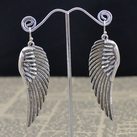 Серьги в наличии 1 пара цена 120 руб