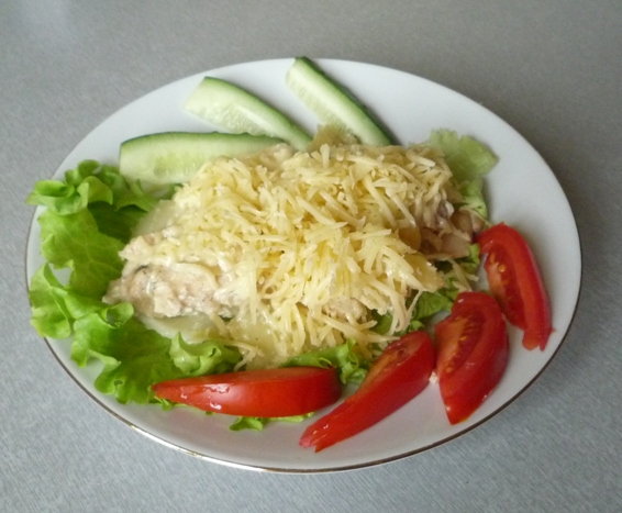 Курица с картофелем,запеченная под сметаной!