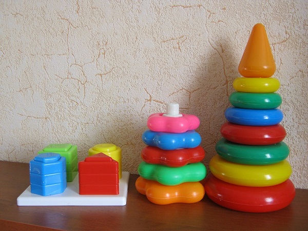 Популярные игры и игрушки в 1 год и 3 месяца