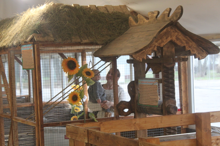 Контактный зоопарк "Жили у бабуси"