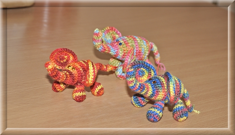 Чудо-Слоники,и Таксик .теперь живут у нас !!!!