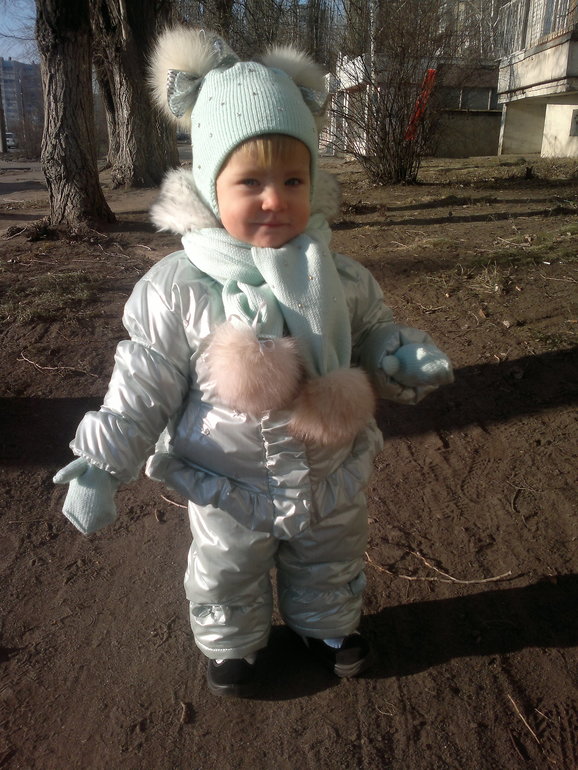 Зимний комплкт Wojcik 74(+6), сапожки Skandia 21р-р, шапка, шарф, варежки. Все 6500р.