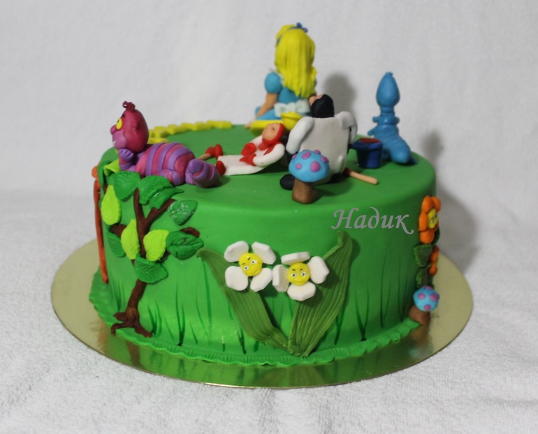 Алиса в стране чудес