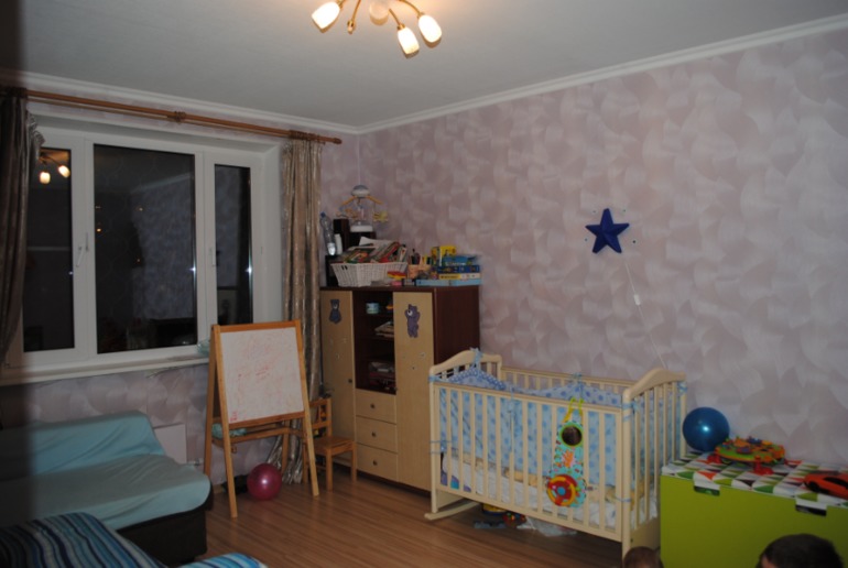 Продам трехкомнатную квартиру на Братиславской