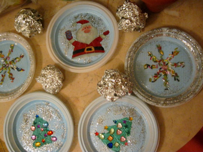 Для новогоднего декора детской площадки