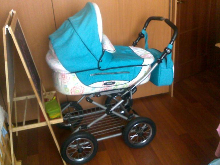 ПРОДАМ КОЛЯСКУ Roan Kortina (Польша) 2 в 1