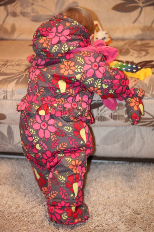 Купили комбинезон на зиму.