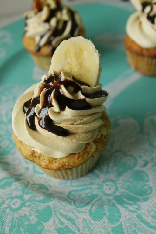 Капкейки банановые с шоколадом