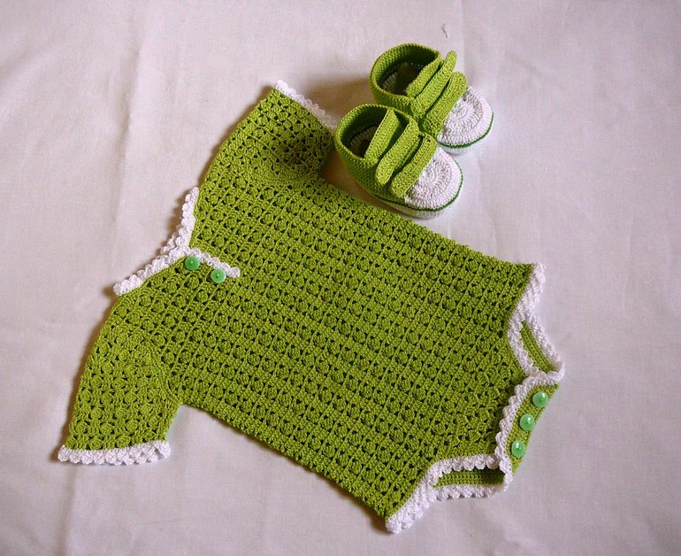 Боди и пинетки для малыша