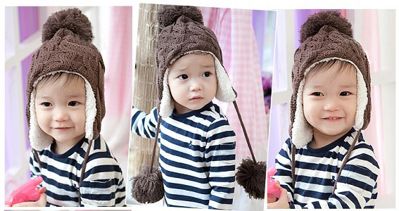 Шапочка с помпонами