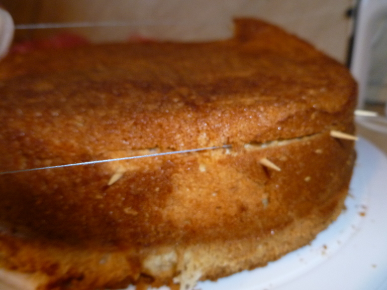 Способ, как разрезать коржи ровно