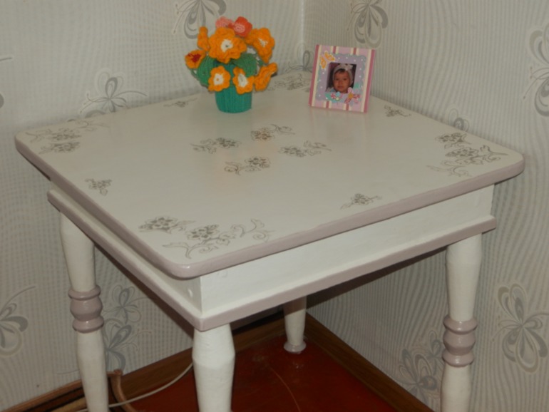 История одного стола. Декупаж... Первый опыт...