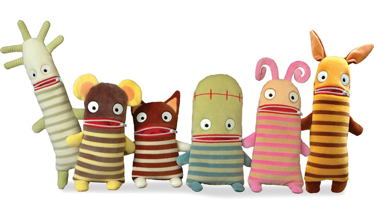 Ребенок испугался игрушки. Поедатель страхов игрушка. Фигурка старх головоломка. Зоргенфрессер. Мягкая игрушка из мультфильма головоломка.