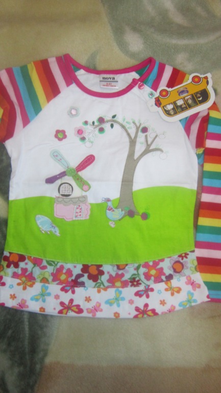 Кофта с аппликацией 210 рублей