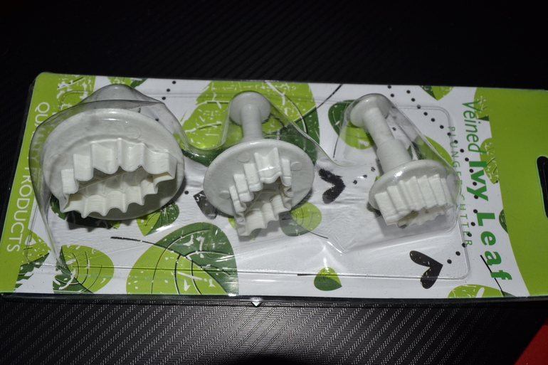 Пристрою вырубку для розы и плунжер лист дуба