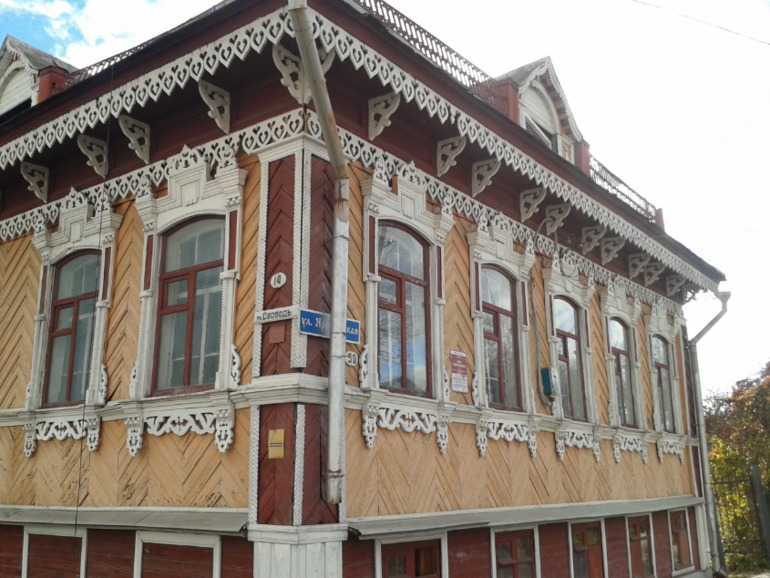 Осенняя прогулка по уездному городу