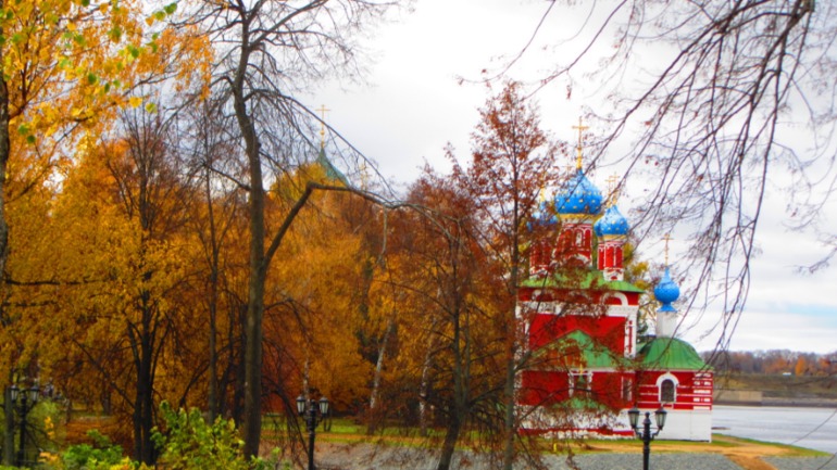 Осенняя прогулка по уездному городу