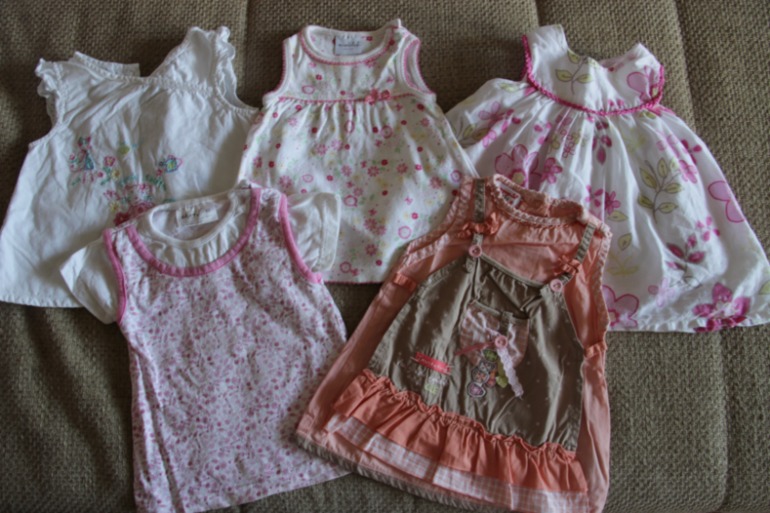 очень много фирменной одежды для девочки