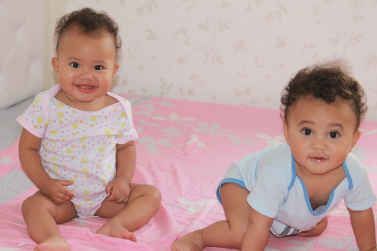 А нам сегодня годик!