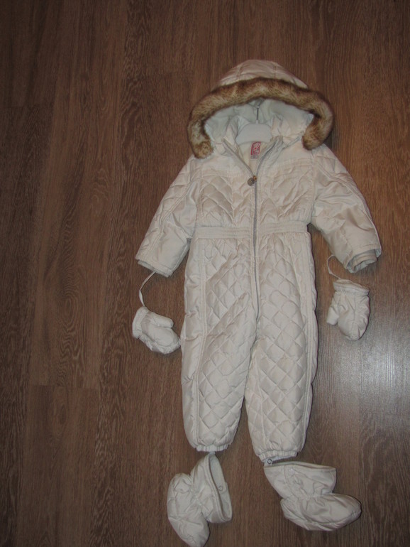 Комбинезон Chicco, 3500 руб.