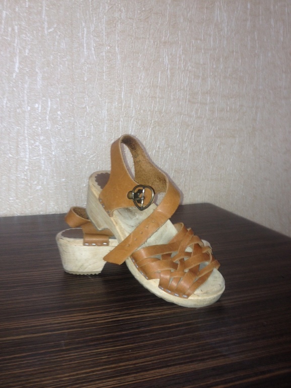 Сабо H&M, на деревянной подошве, кожаные. 31 размер 500 руб.