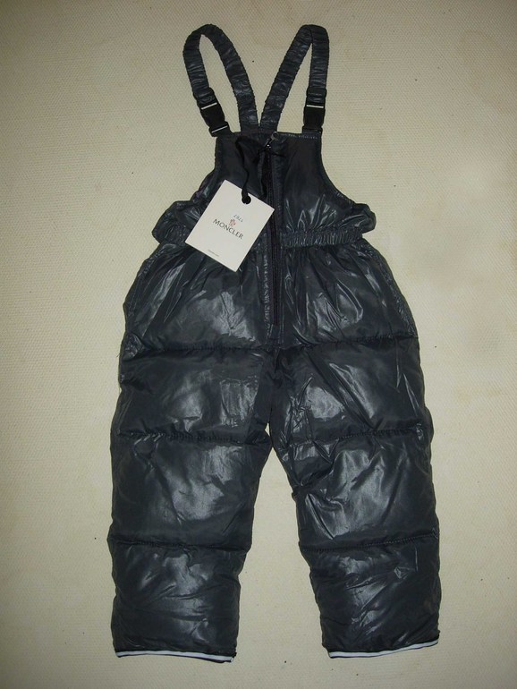 Полукомбинезон  MONCLER, в наличии. Москва.