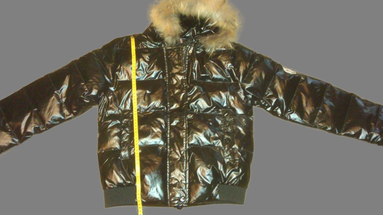 Пристрою Moncler пуховик за 3234 руб.Новый