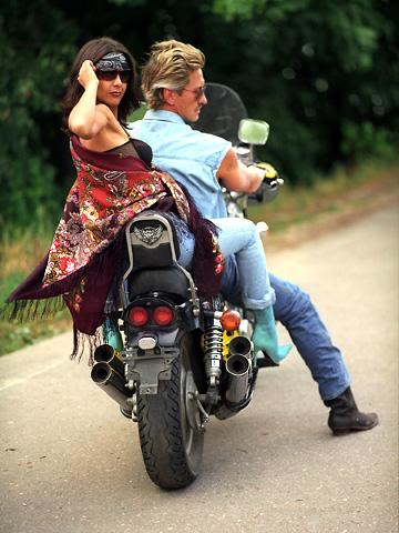 Теплый аксессуар - павлопосадский платок.