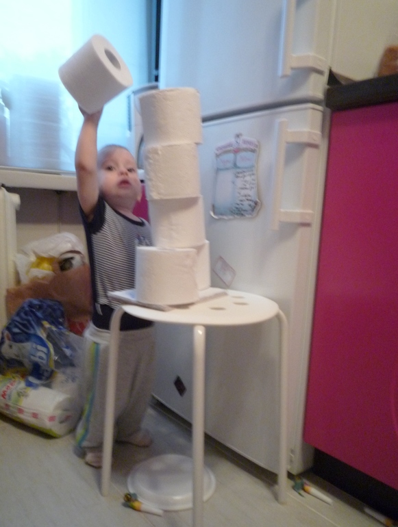 Наши игрушки от 8 месяцев и до года восьми месяцев