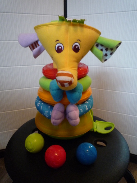 Наши игрушки от 8 месяцев и до года восьми месяцев