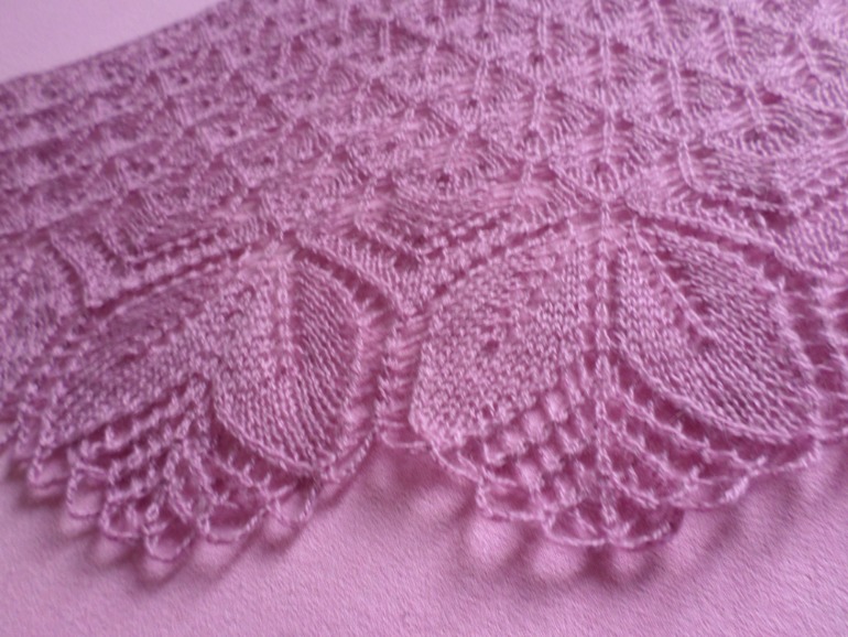 Подарок длялибимой мамочки - шаль Харуни от Эмили Росс и берет Флоренция от Дропс