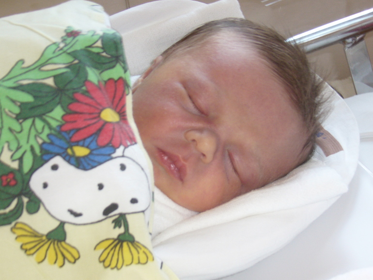 Привет всем!!!!А вот и моя Юленька!!!!И ради такого счастья надо бороться!