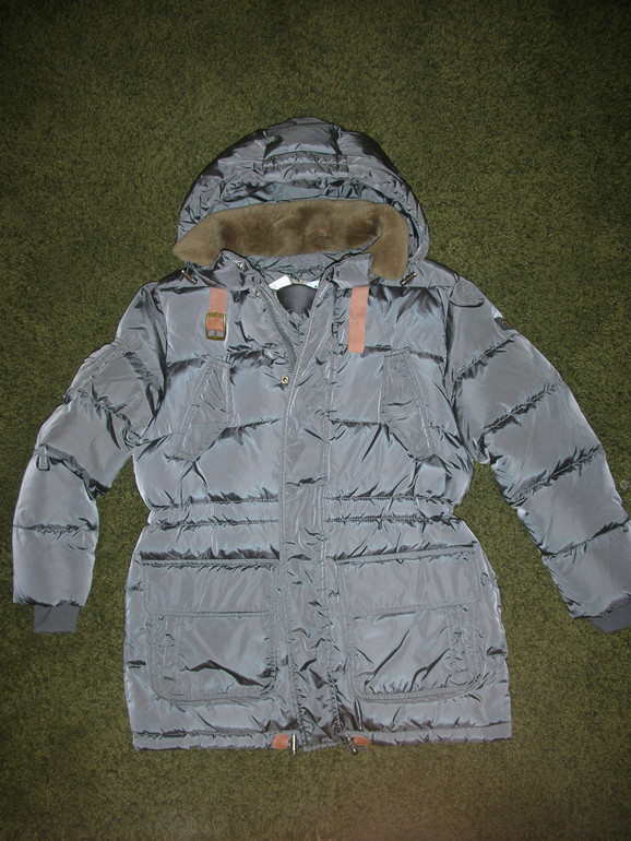 Продам IL GUFO новый пуховик на мальчика 8 лет