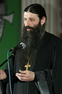 Протоиерей Максим Первозванский: муж не должен заставлять жену слушаться