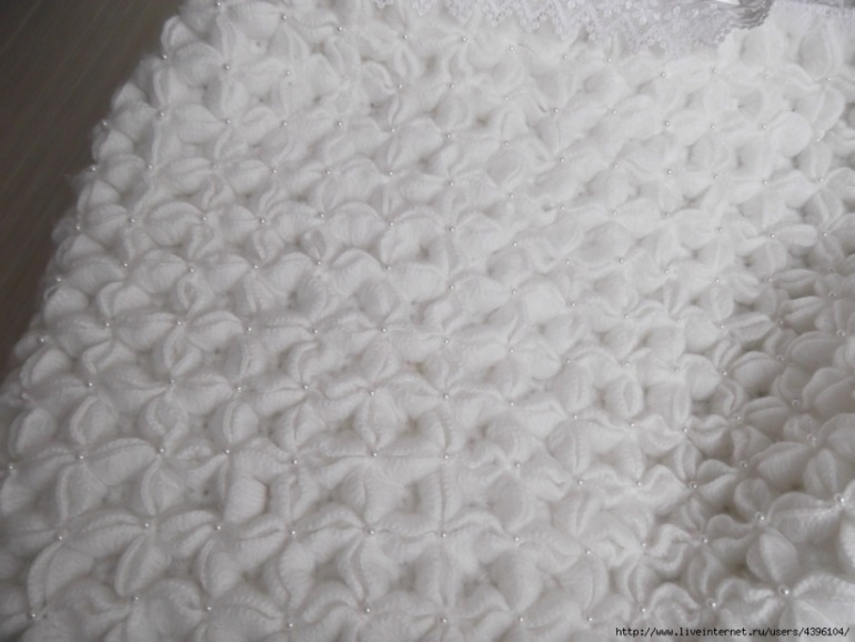 Голосуем: крестильный набор или плед.