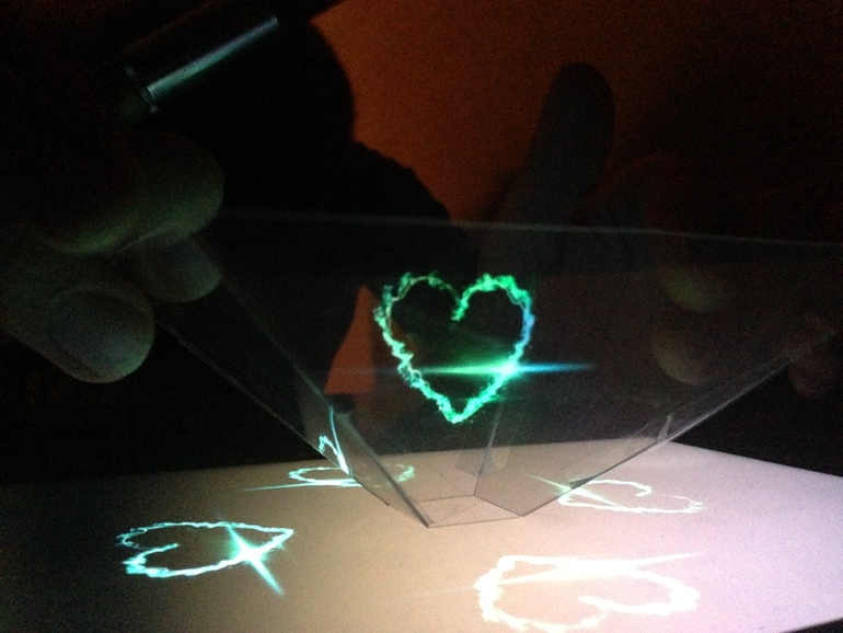 Как сделать 3D голограмму своими руками из прозрачной плёнки