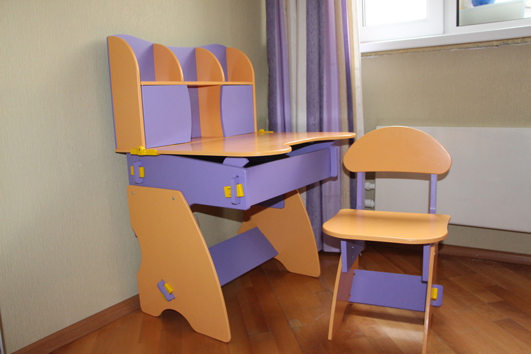 Столик стульчик детский авито. Комплект Умка Фантазер стол и стул. Столы детские в виде волна. Стол детский эко фиолетовый. Комплект стол и стул оранжевый.