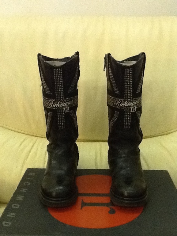 Сапоги Richmond в отличном состоянии